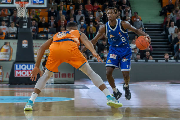 场上用实力 场上用实力