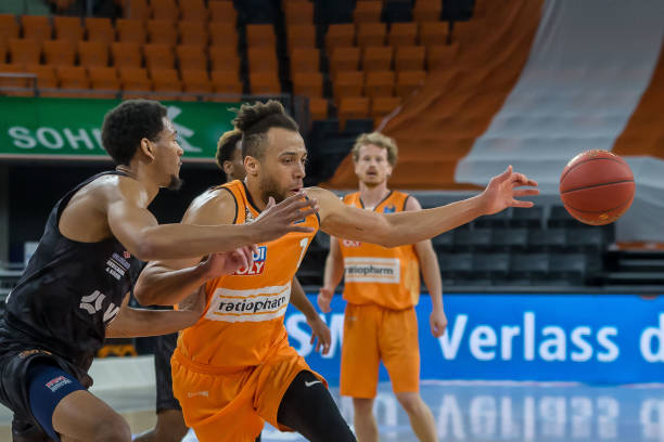 而故意犯规 而故意犯规